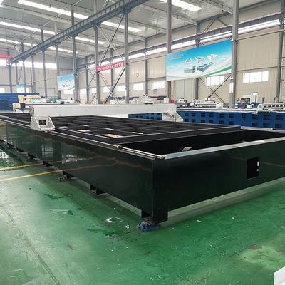 Sheet Metal High Power 3015 Enclosed Fiber Laser Cutting Machine With Protection Cover 4kw 6kw 8kw