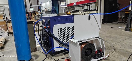 Raycus 1500W 2000W 3000W Handheld Laser Welding Machine with User-Friendly Control System